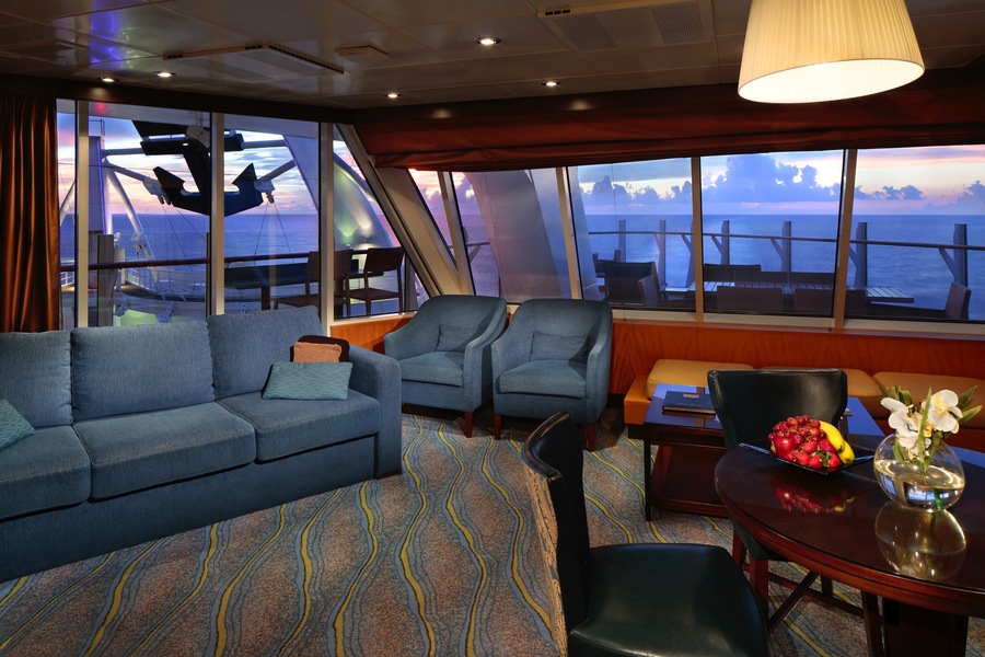 RCI, Oasis, AquaTheater SuiteLivingDeck.jpg